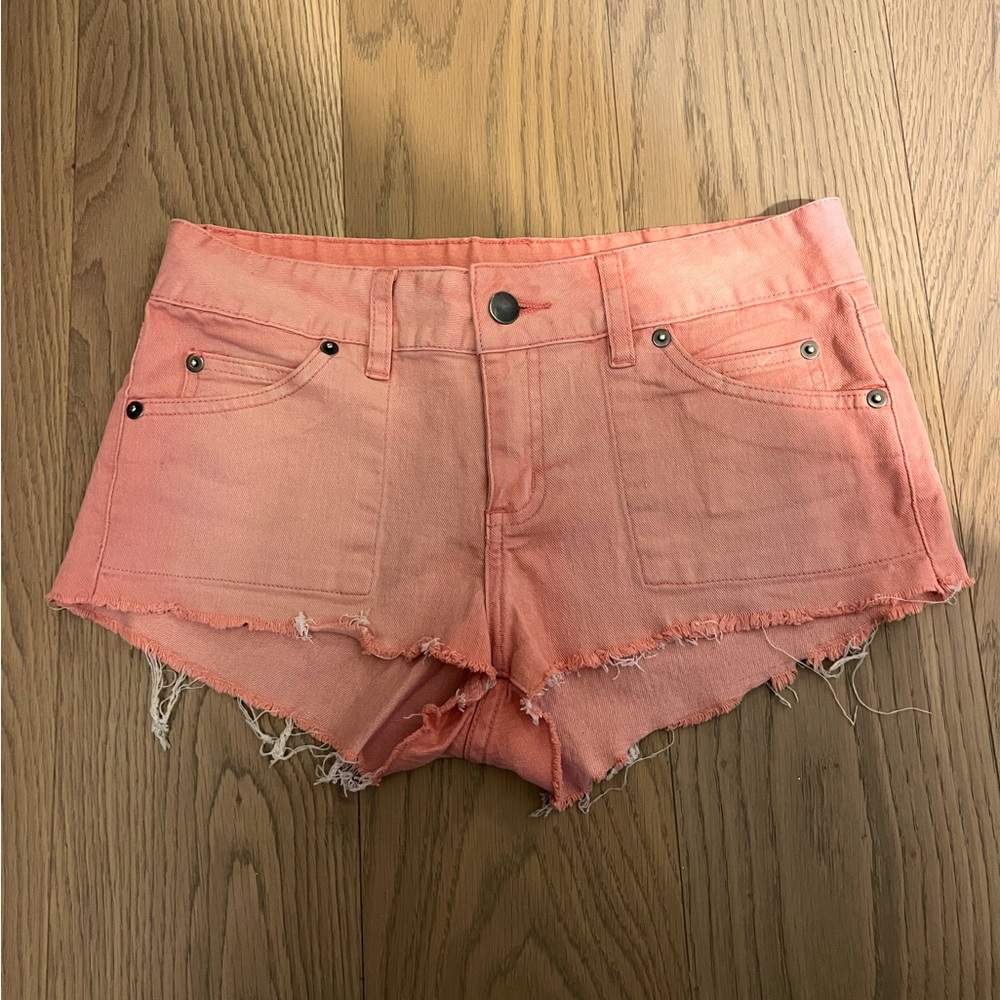 Nevada women’s coloured denim shorts, size 3/4